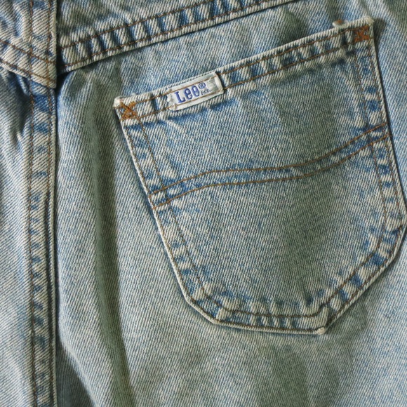 Lightwash Lee Denim Midi Mom Short - Picture 2 of 4